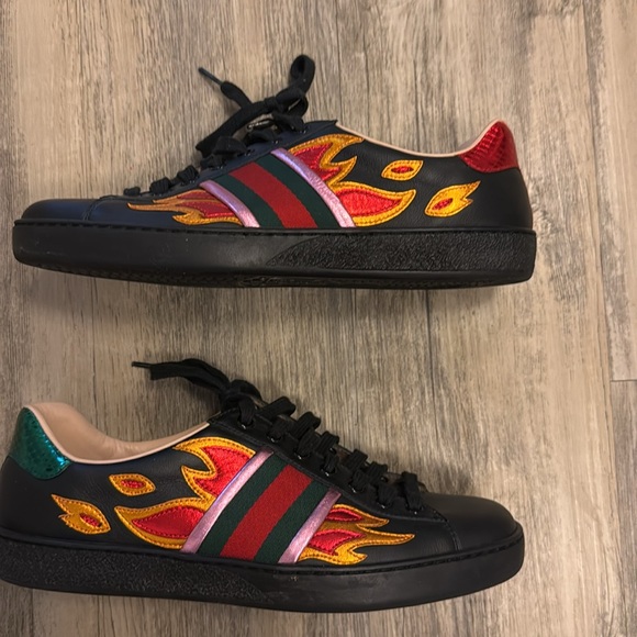Men’s Gucci Sneaker - Picture 4 of 5